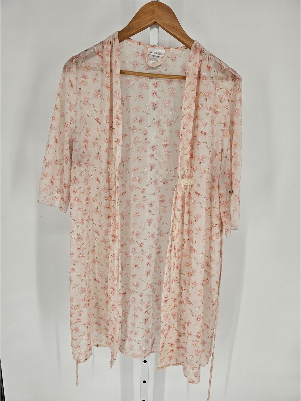Secret Treasures Womens Sz M Light Pink Floral Knee Length Satin Nightgown